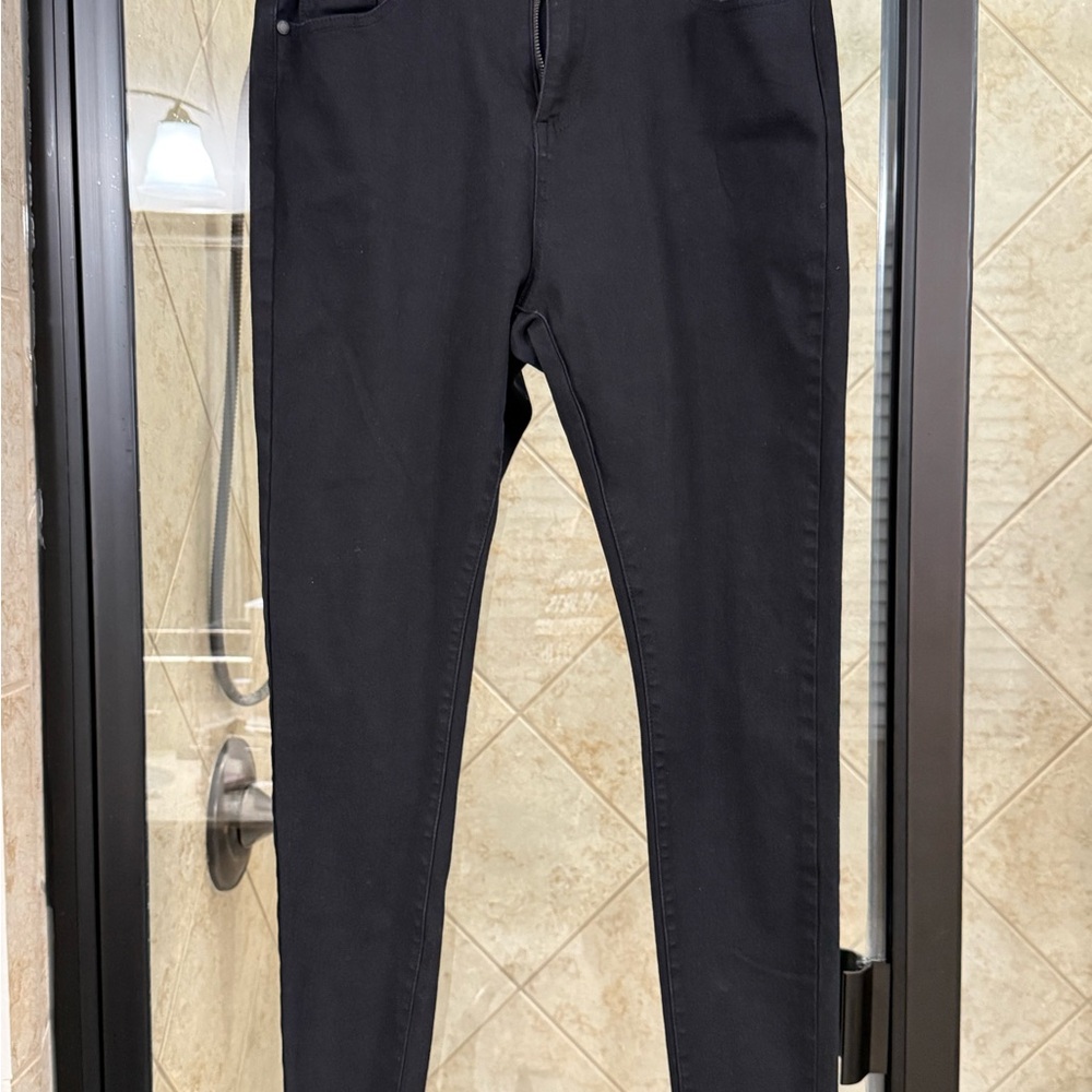 Chic Denim Black Skinny Jeans